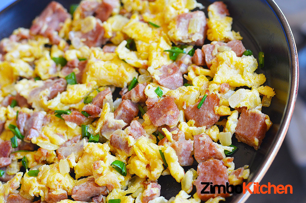 fried-eggs-with-corned-meat-zimbokitchen